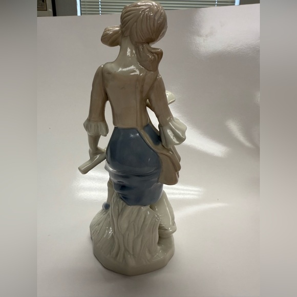 Duncan Royale Rare Vintage Espana  Porcelain Figurine Girl Goose Reading Blue - Picture 5 of 8